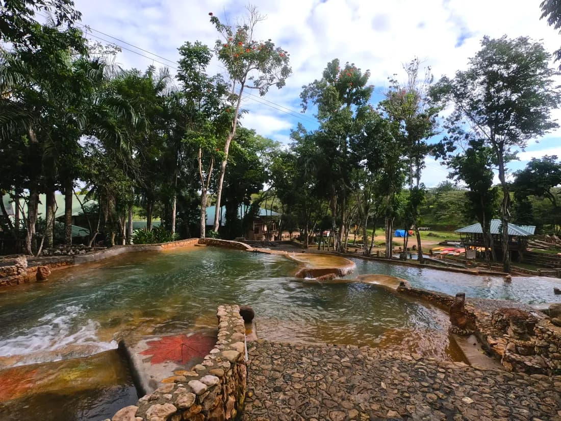 Paraíso Caño Hondo en Hato Mayor, República Dominicana