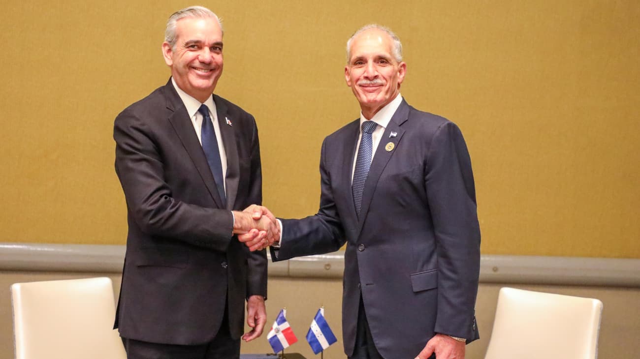 Presidente de Honduras, Nasry 'Tito' Asfura llega a RD en visita oficial